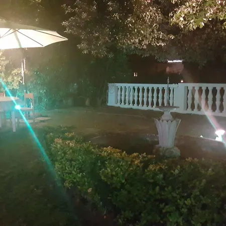 Garden 2* Genoa